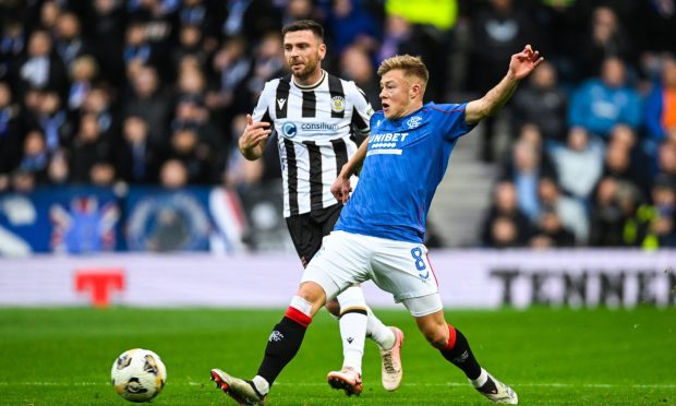 St Mirren's Greg Kiltie and Rangers' Connor Barron in action. Image; SNS