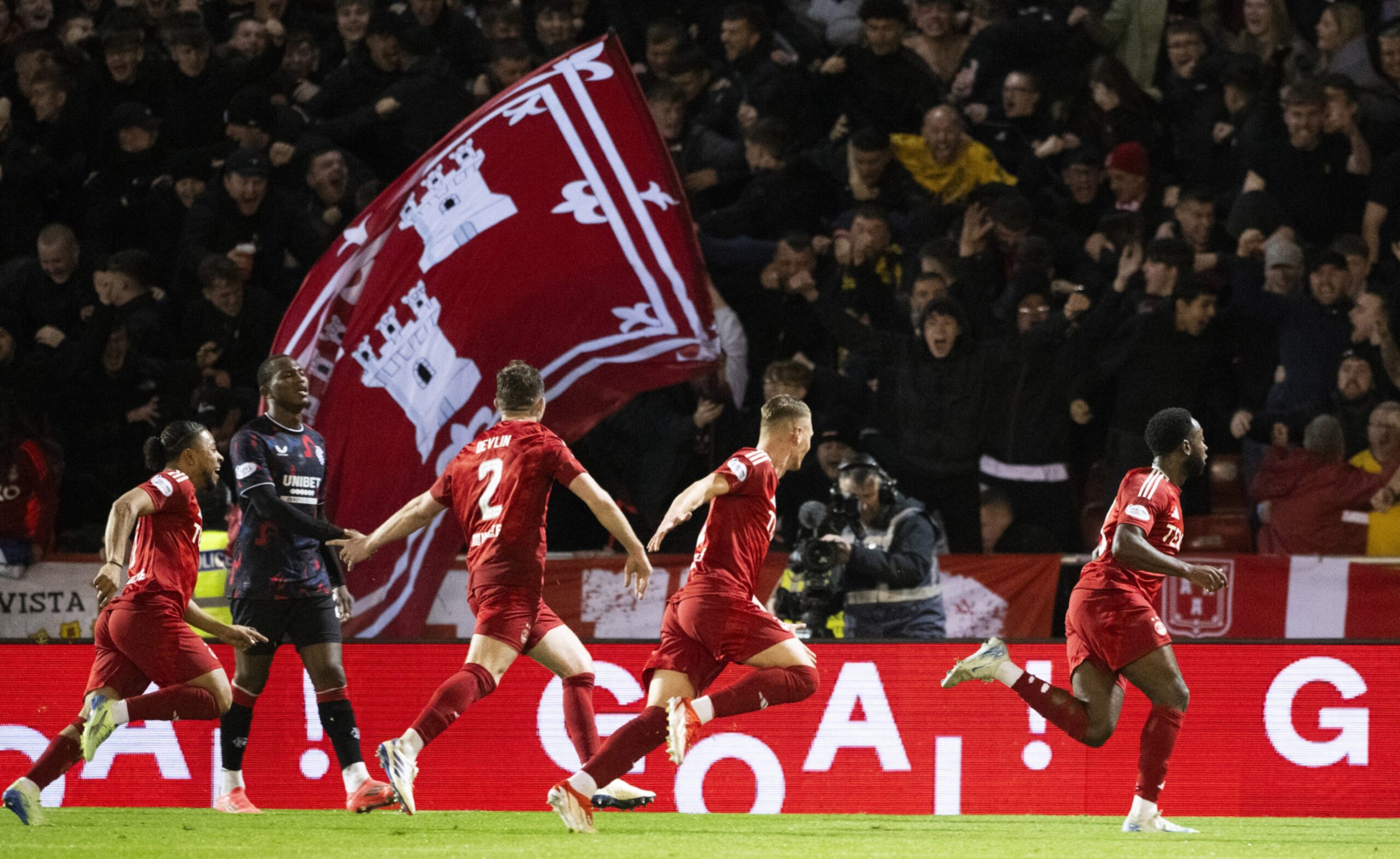 Aberdeen's Shayden Morris celebrates scoring to make it 2-1 against Rangers. Image: SNS 