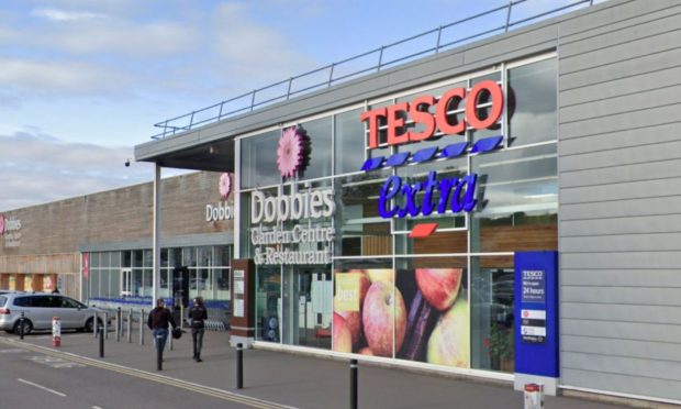 Facade of Tesco Extra and Dobbies store.