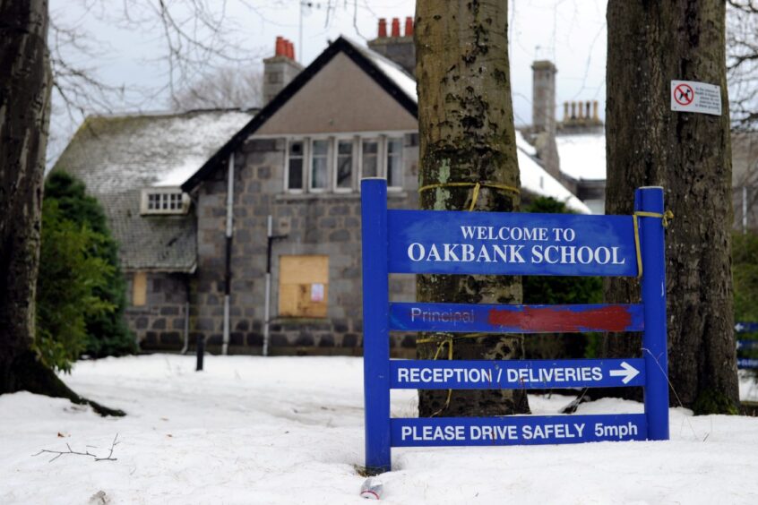 Oakbank School sign