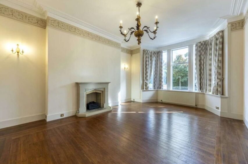 dining room in aberdeen exclusive property.