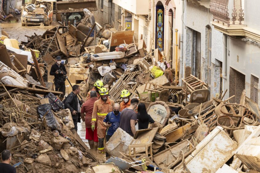 Clean-up efforts after the terrible floods in Valencia. IClean-up efforts after the terrible floods in Valencia.