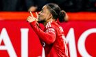 Aberdeen's Vicente Besuijen celebrates scoring to make it 3-1 against Dundee at Pittodrie. Image: SNS