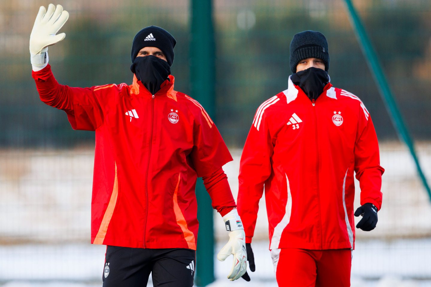 Dimitar Mitov (L) and Slobodan Rubezic during an Aberdeen training session at Cormack Park, on November 22, 2024. Image: SNS 