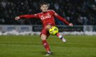 Aberdeen's Leighton Clarkson has a shot during the 2-1 Premiership loss at St Mirren. Image: SNS