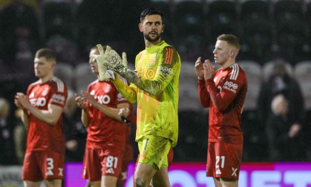 Dons goalkeeper Dimitar Mitov at full-time between St Mirren and Aberdeen. Image: SNS.