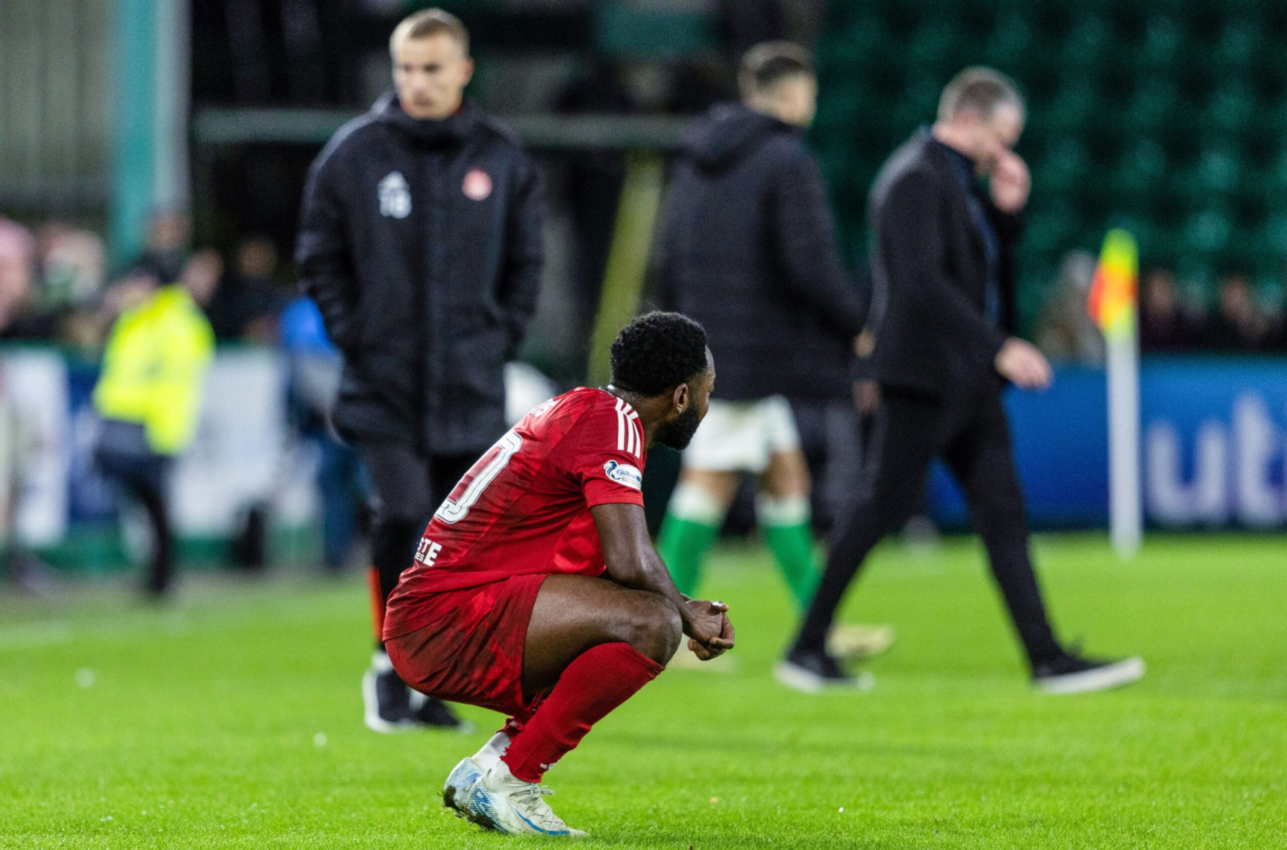 Aberdeen's Shayden Morris looks dejected at full-time in the 3-3 draw at Hibs. Image: SNS 