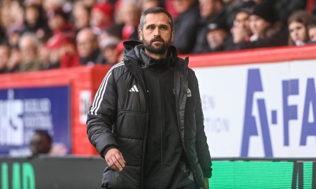 Aberdeen coach Emir Bajrami during the 3-2 win against Hearts. Image: Darrell Benns/DC Thomson.