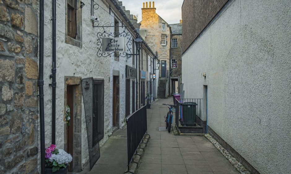 Looking down Harrow Inn Close. 