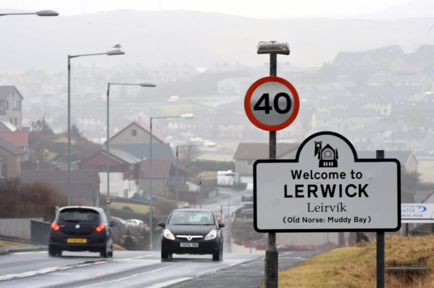 Welcome to Lerwick sign