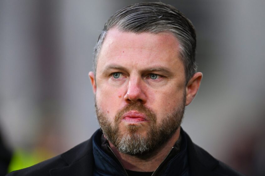 Aberdeen manager Jimmy Thelin during the 1-1 draw at Hearts. Image: SNS