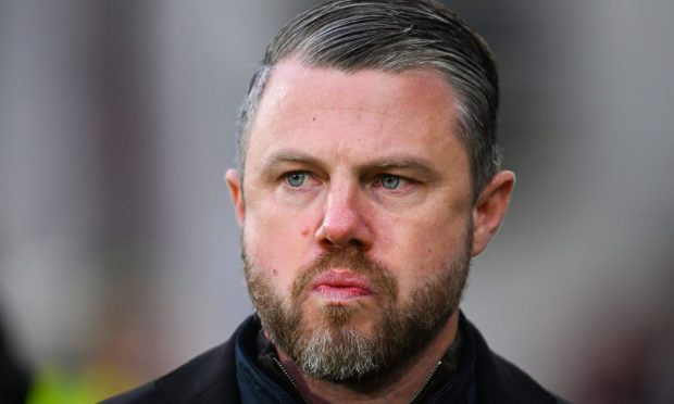 Aberdeen manager Jimmy Thelin during the 1-1 draw at Hearts. Image: SNS