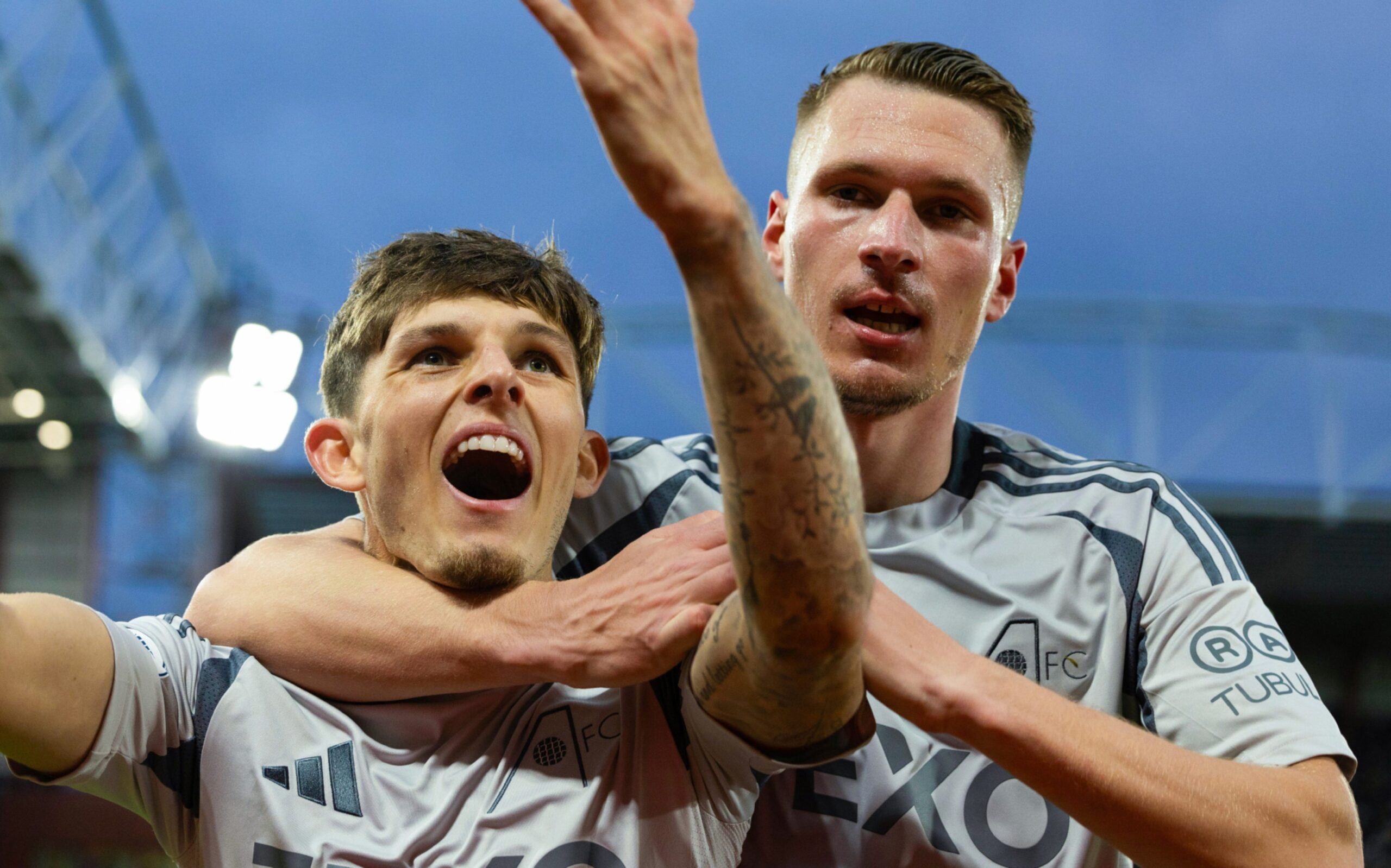 Aberdeen's Leighton Clarkson (L) celebrates scoring to make it 1-0 with teammate Ante Palaversa during a 1-1 draw against Hearts at Tynecastle. Image: SNS 