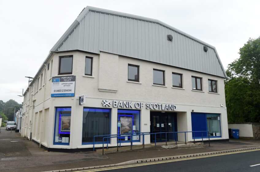 Facade of the Bank of Scotland in Golspie.