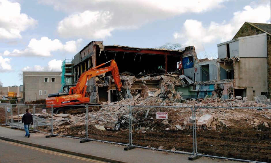 Demolition of Munro Baths in Elgin. 