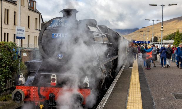 The famous Jacobite Express at Fort William train station. Imaghe: Shutterstock