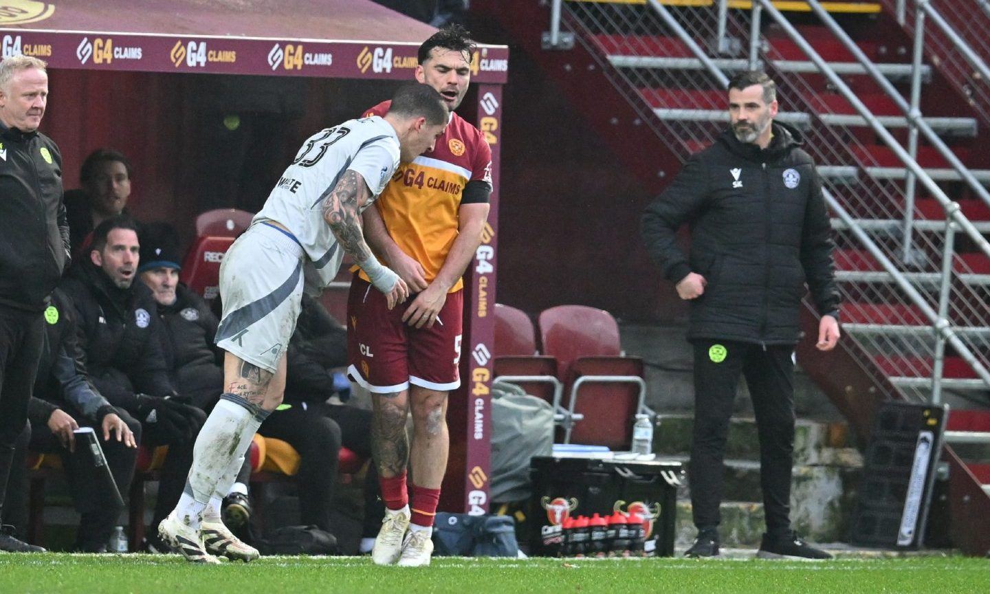 Aberdeen's Slobodan Rubezic has an altercation with Motherwell's Tony Watt for which he was shown a red card. Image: Shutterstock.