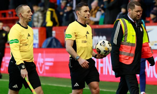 Referee Steven McLean during the William Hill Scottish Premiership match between Aberdeen and Heart of Midlothian. Image: Shutterstock.