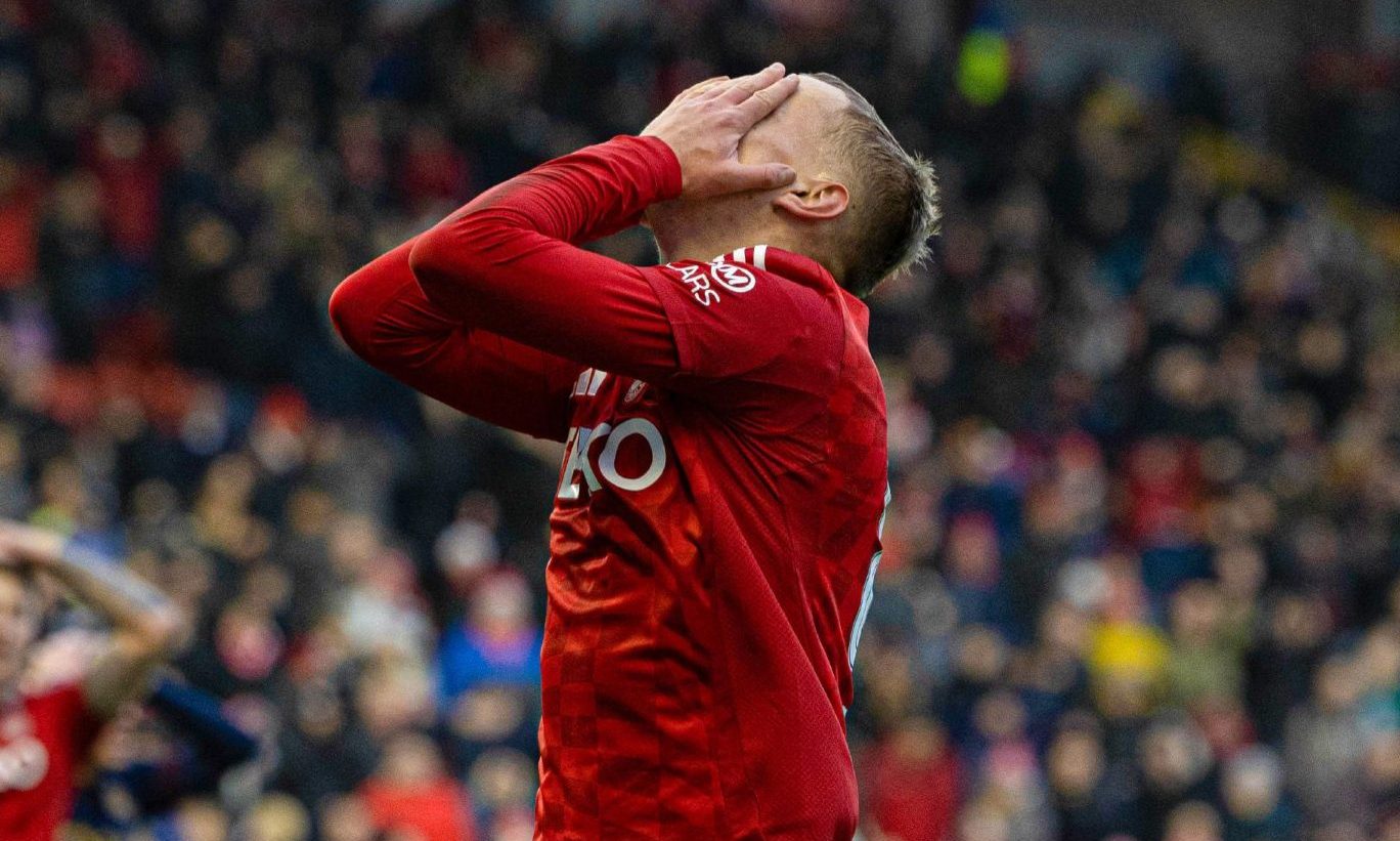 Aberdeen's Topi Keskinen looks dejected after missing a chance in the 0-0 draw with Hearts at Pittodrie. Image; SNS