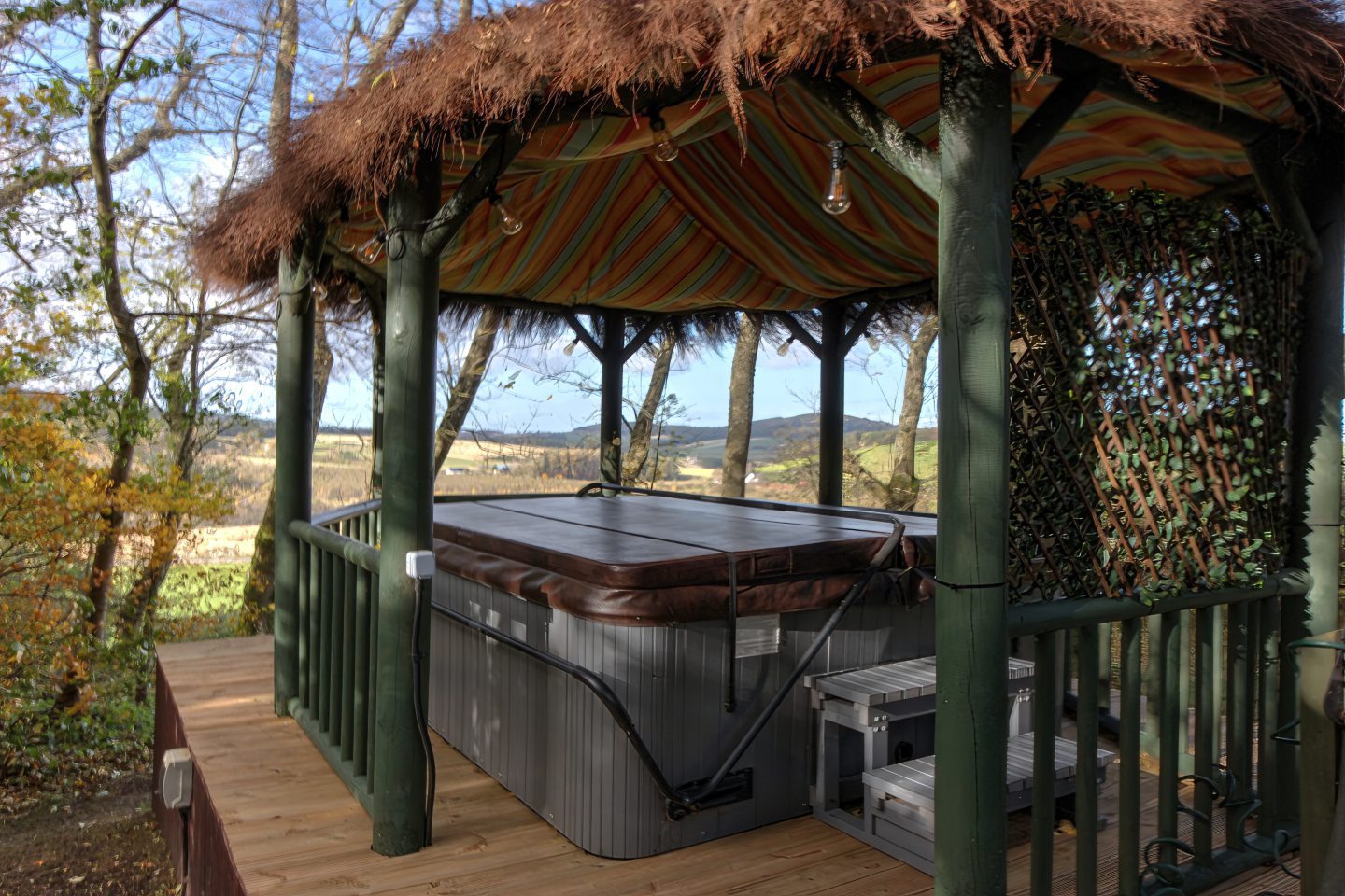 Hot tub in the garden of Mains of Auchindachy