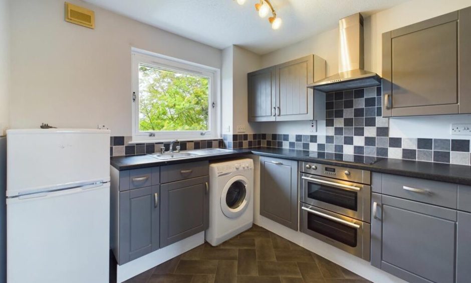 This Gordon Avenue flat is available for under £100,000. Image: