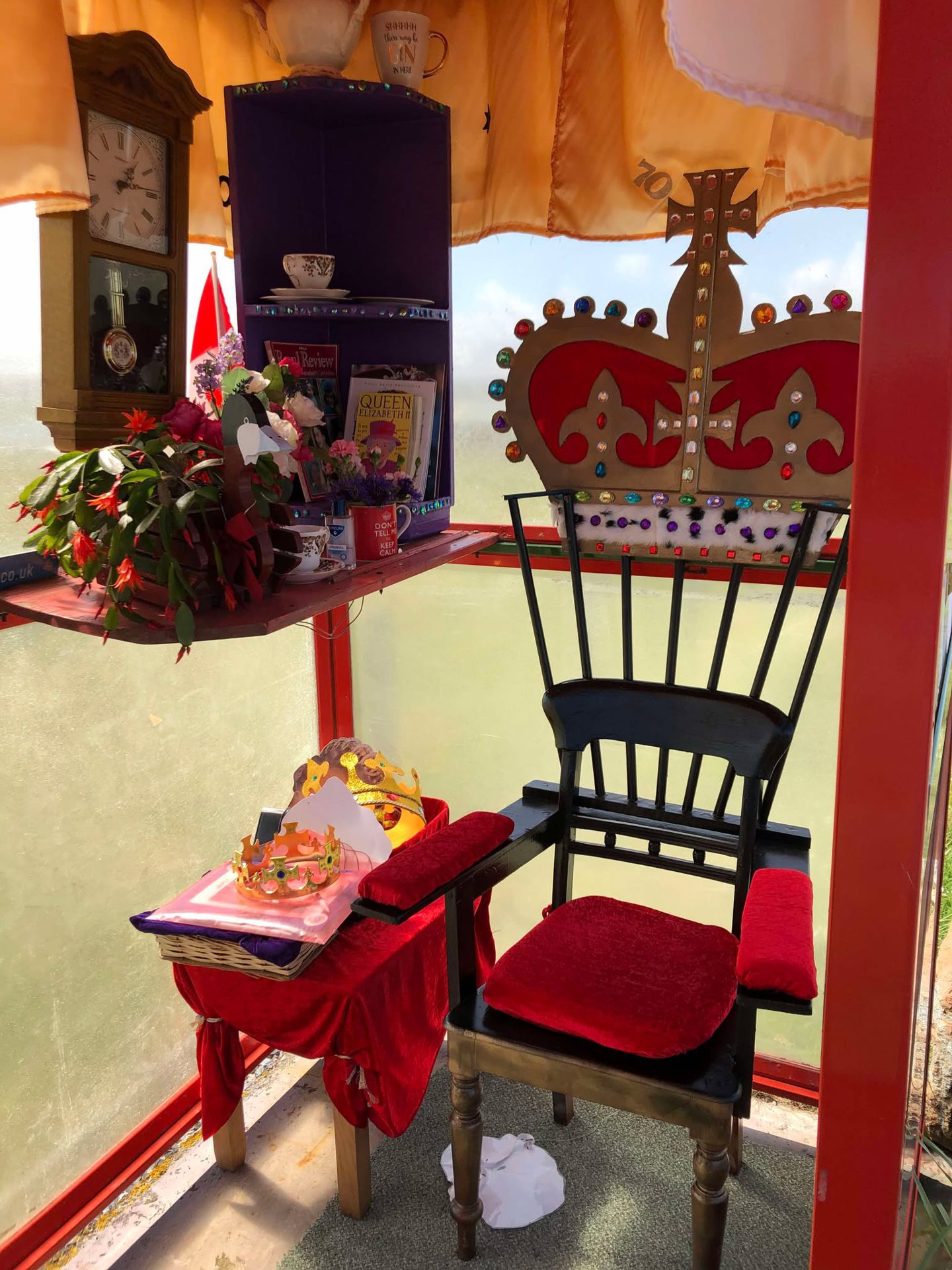 Queen's Jubilee theme in Bobby's Bus Shelter 