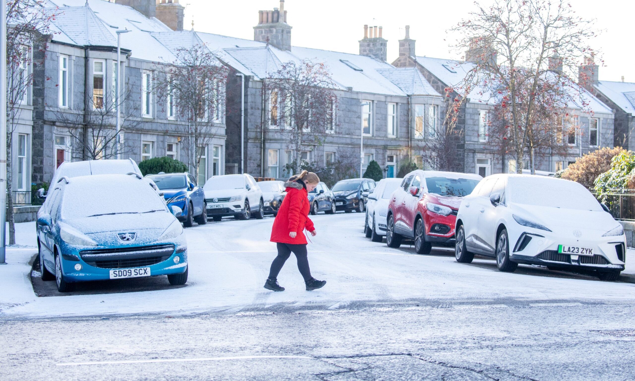 New snow and ice weather warning issued by Met Office