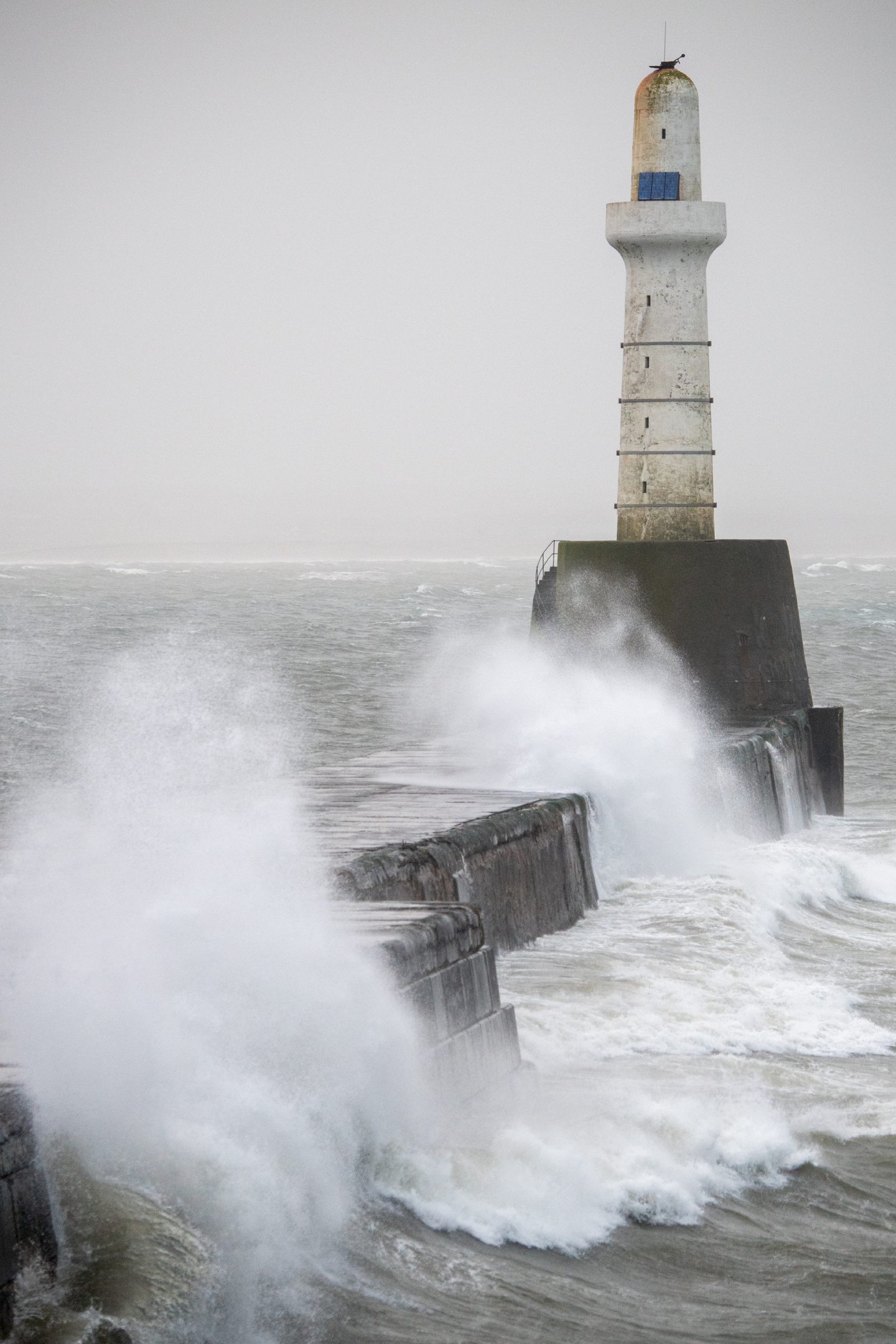 Waves at Aberdeen Harbour