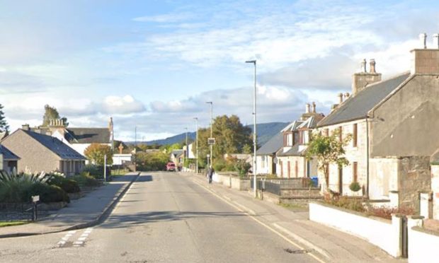 Alness motorists targeted by man in the middle of the road