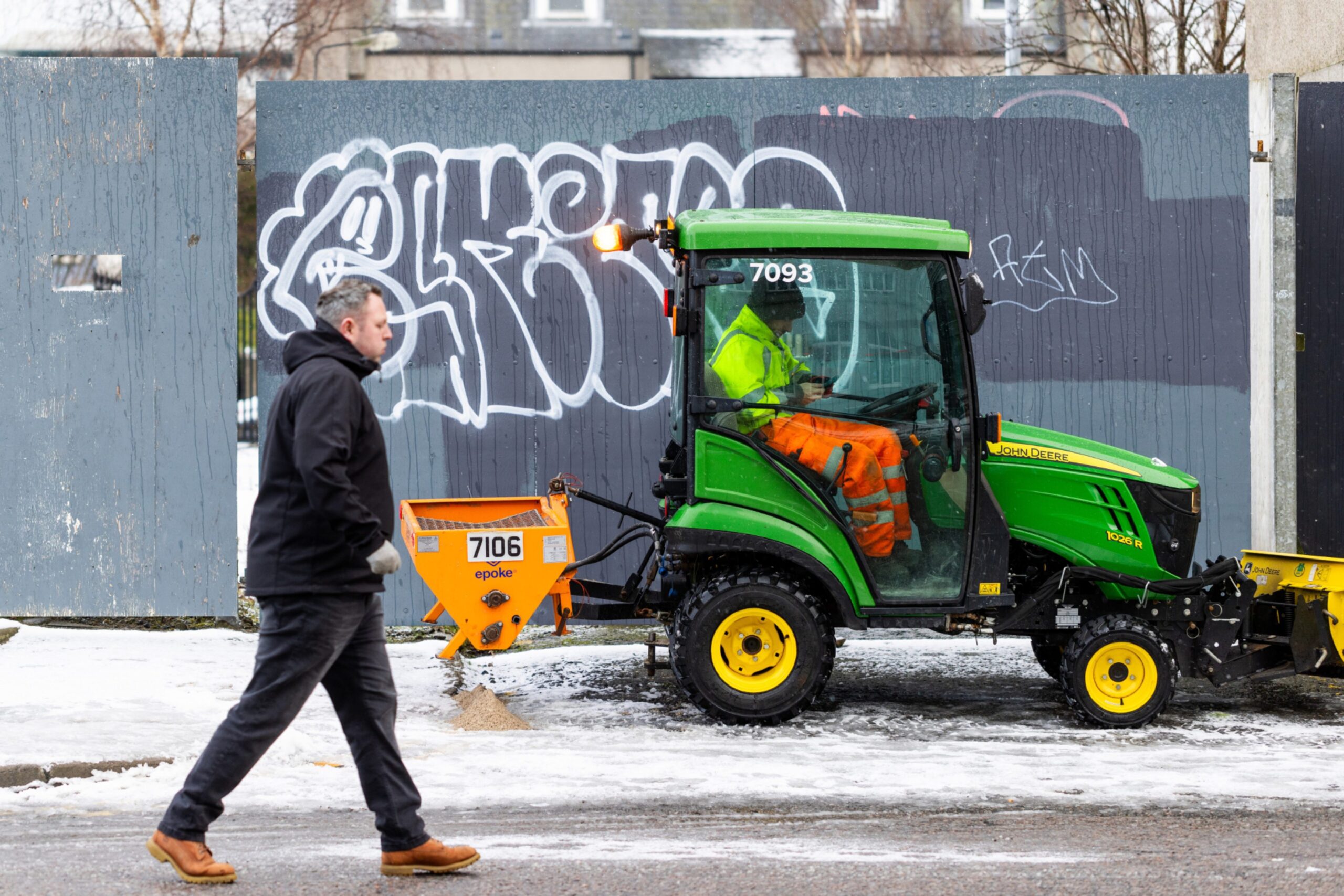 Gritter and man.