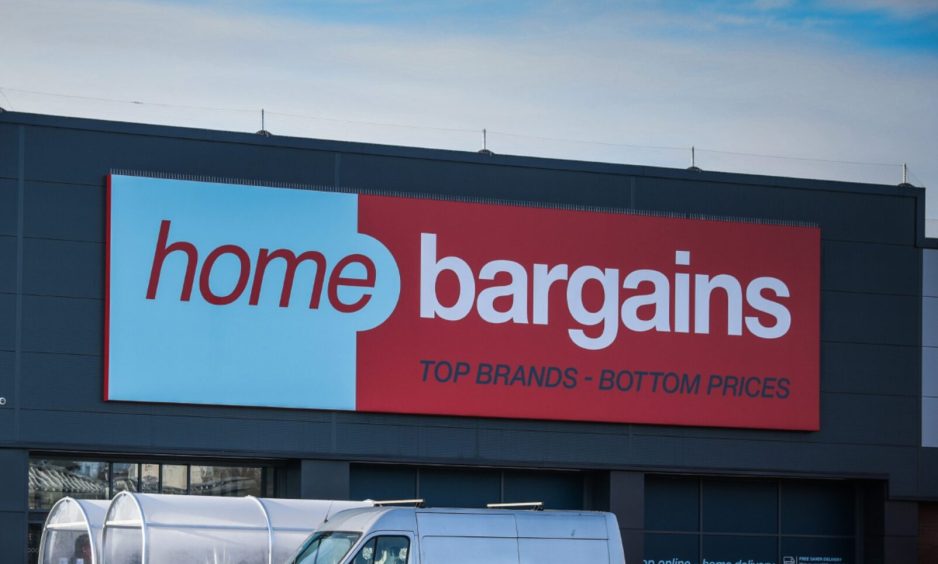 Home Bargains sign