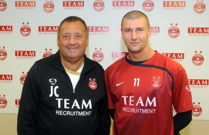 Aberdeen FC manager Jimmy Calderwood with Tommy Wright at his Dons unveiling.