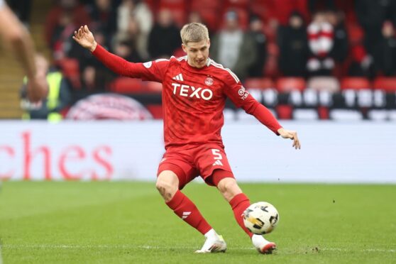 Mats Knoester of Aberdeen in Scottish Cup action against Dunfermline. Image: Shutterstock.