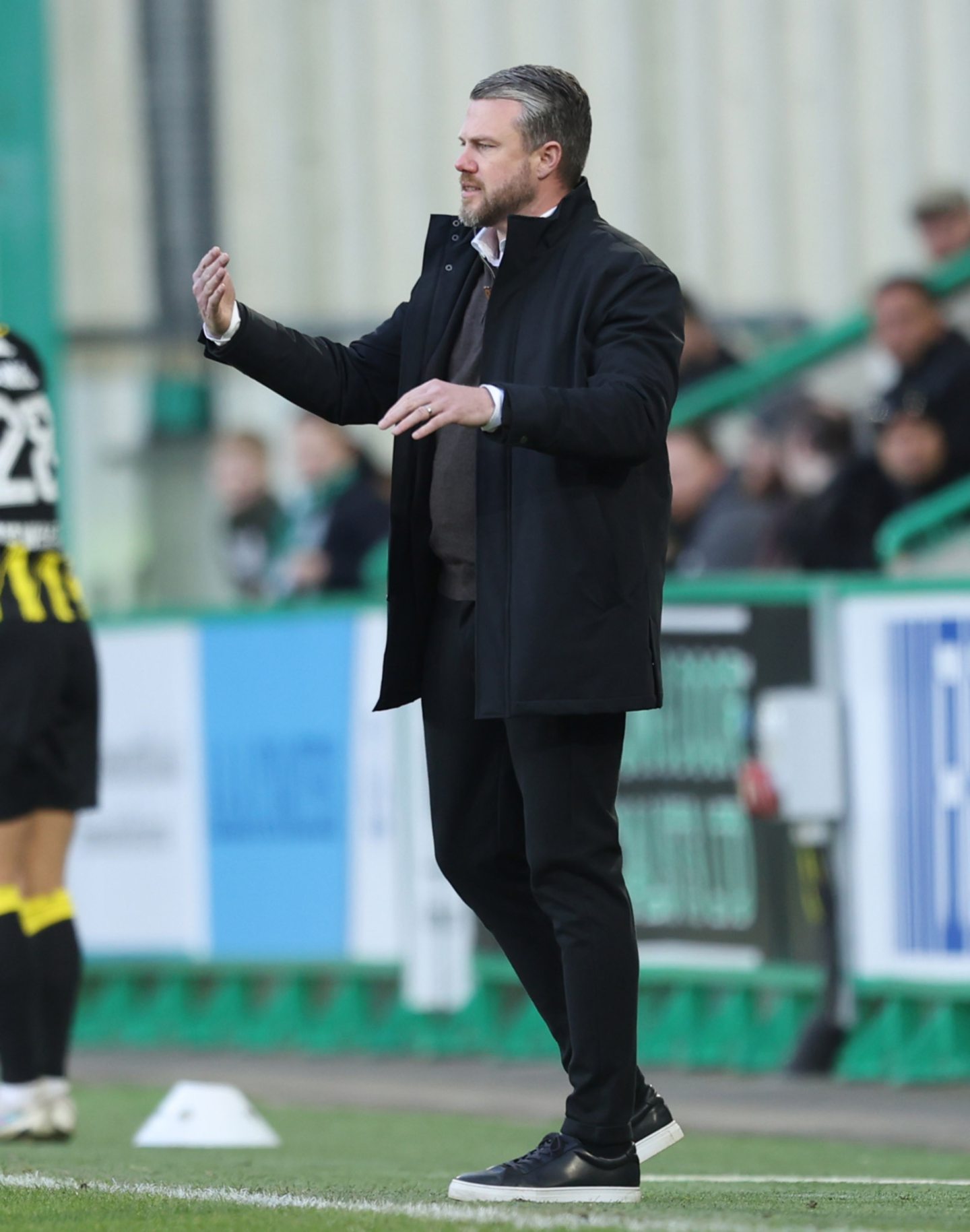 Aberdeen manager Jimmy Thelin during the 2-0 loss to Hibs in the Premiership at Easter Road. Image: SNS 