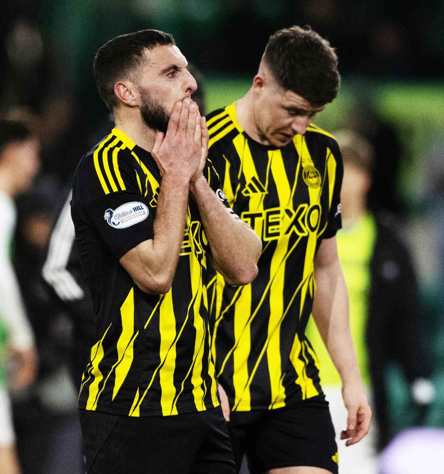 Aberdeen's Graeme Shinnie at full-time in the 2-0 loss at Hibs. Image: SNS 