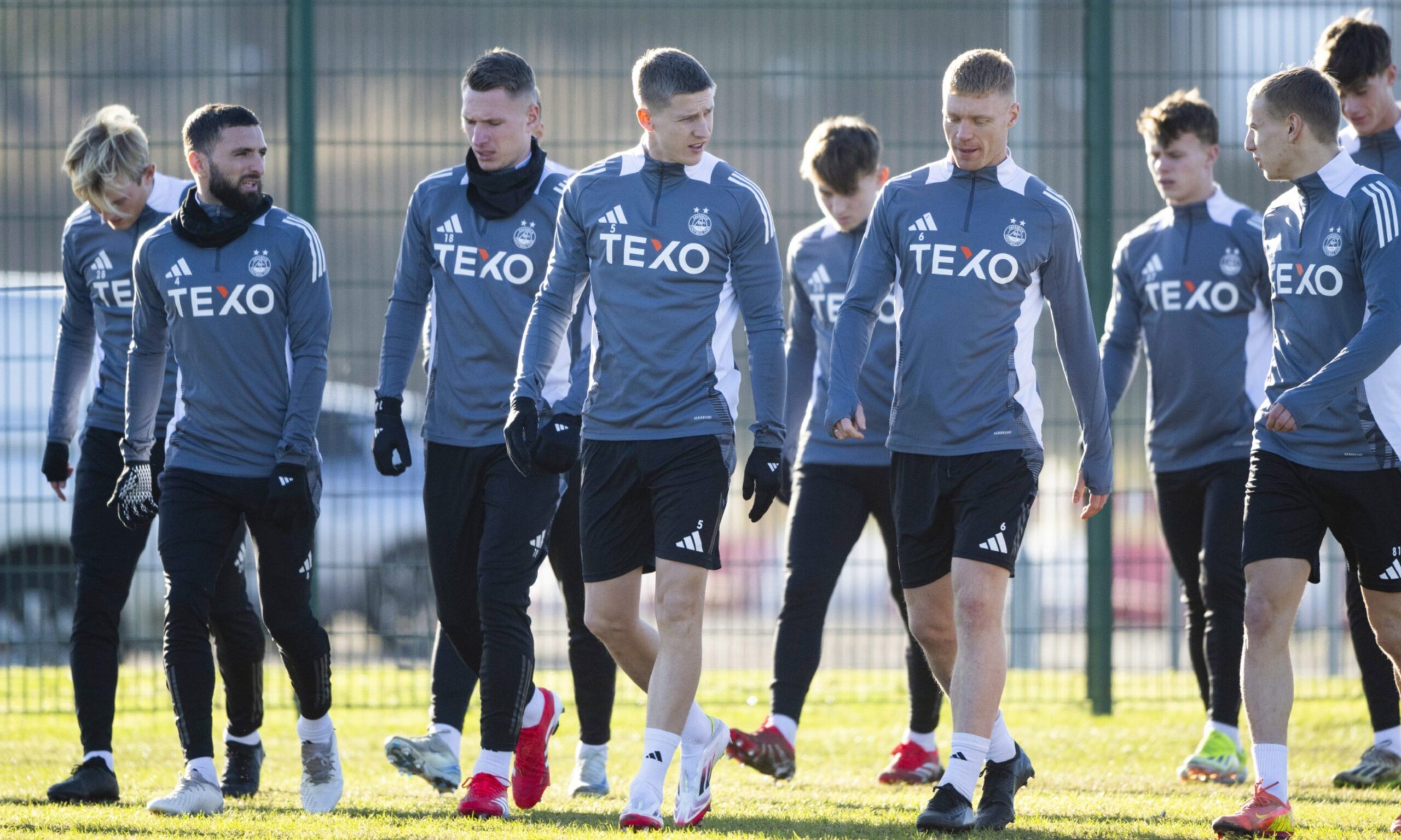 Aberdeen players in training ahead of the Scottish Cup tie against Dunfermline Athletic. (L-R) Graeme Shinnie, Ante Palaversa, Mats Knoester, Sivert Heltne Nilsen and Topi Keskinen. Image: SNS