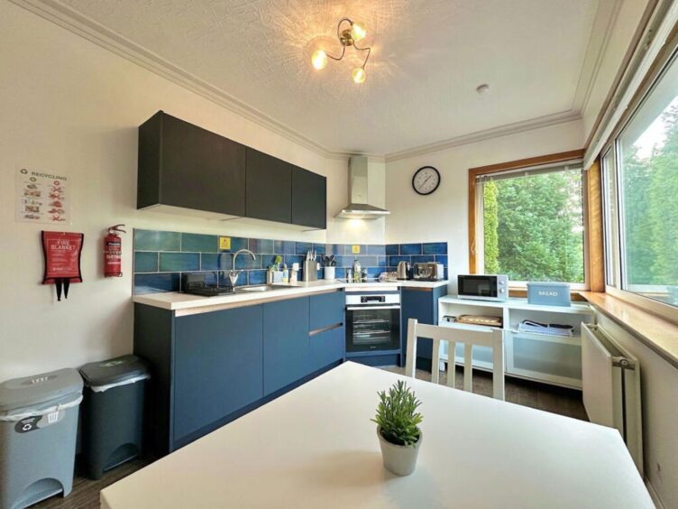 annexe kitchen 