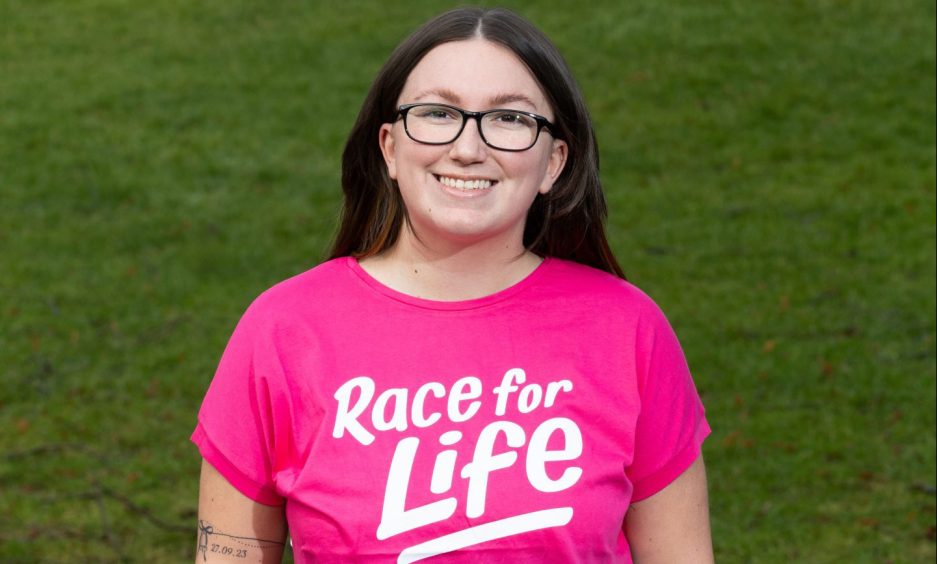 Chloe Reid wearing pink Race for Life story 