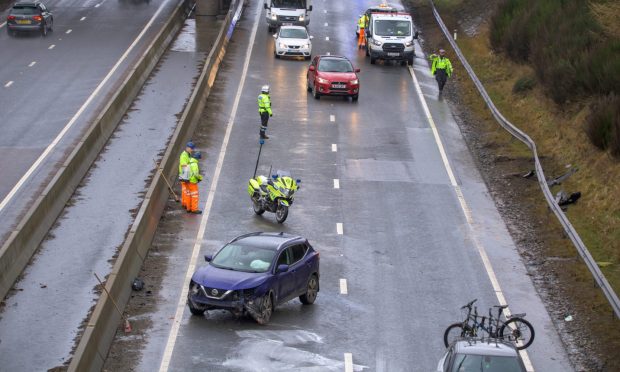 Police are directing traffic on the AWPR. Image: Kenny Elrick/DC Thomson