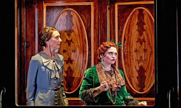 Rebecca Charles (left) as Greta Ohlsson and Debbie Chazen as Princess Dragomiroff in Murder on the Orient Express. Image: Manuel Harlan/APA