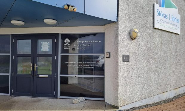 A new police station in South Uist won't have any cells or surveillance equipment - but will provide a base for officers. 