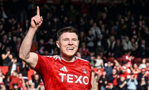 Aberdeen's Kevin Nisbet celebrates as he scores to make it 1-0 against Queen's Park in the Scottish Cup quarter-final at Pittodrie. Image; SNS