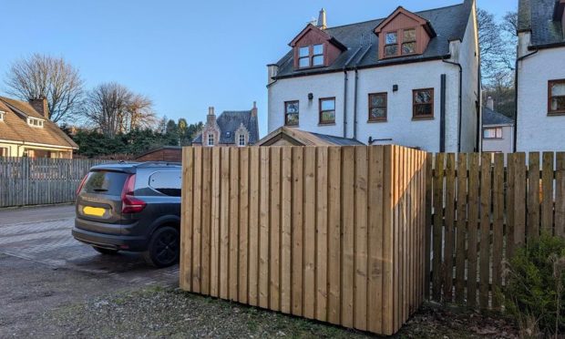 Auchenblae childminder told to take down ‘rogue shed’ in row with neighbours