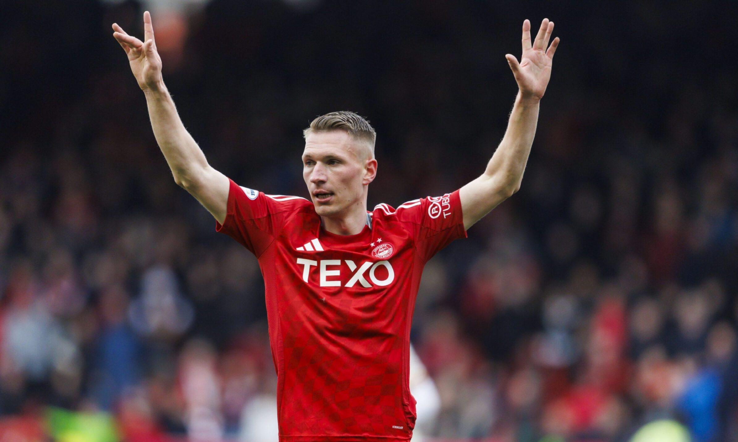 Aberdeen midfielder Ante Palaversa in action the 4-1 Premiership win against Motherwell at Pittodrie.