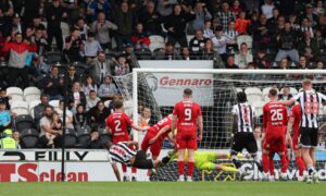 St Mirren's Mikael Mandron scores to make it 1-0 against Aberdeen. Image: SNS.