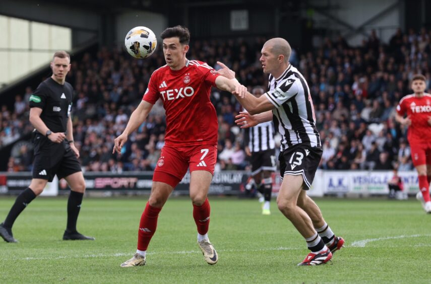 Aberdeen's Jamie McGrath and St Mirren's Alex Gogic in action in Paisley on Saturday. Image: SNS