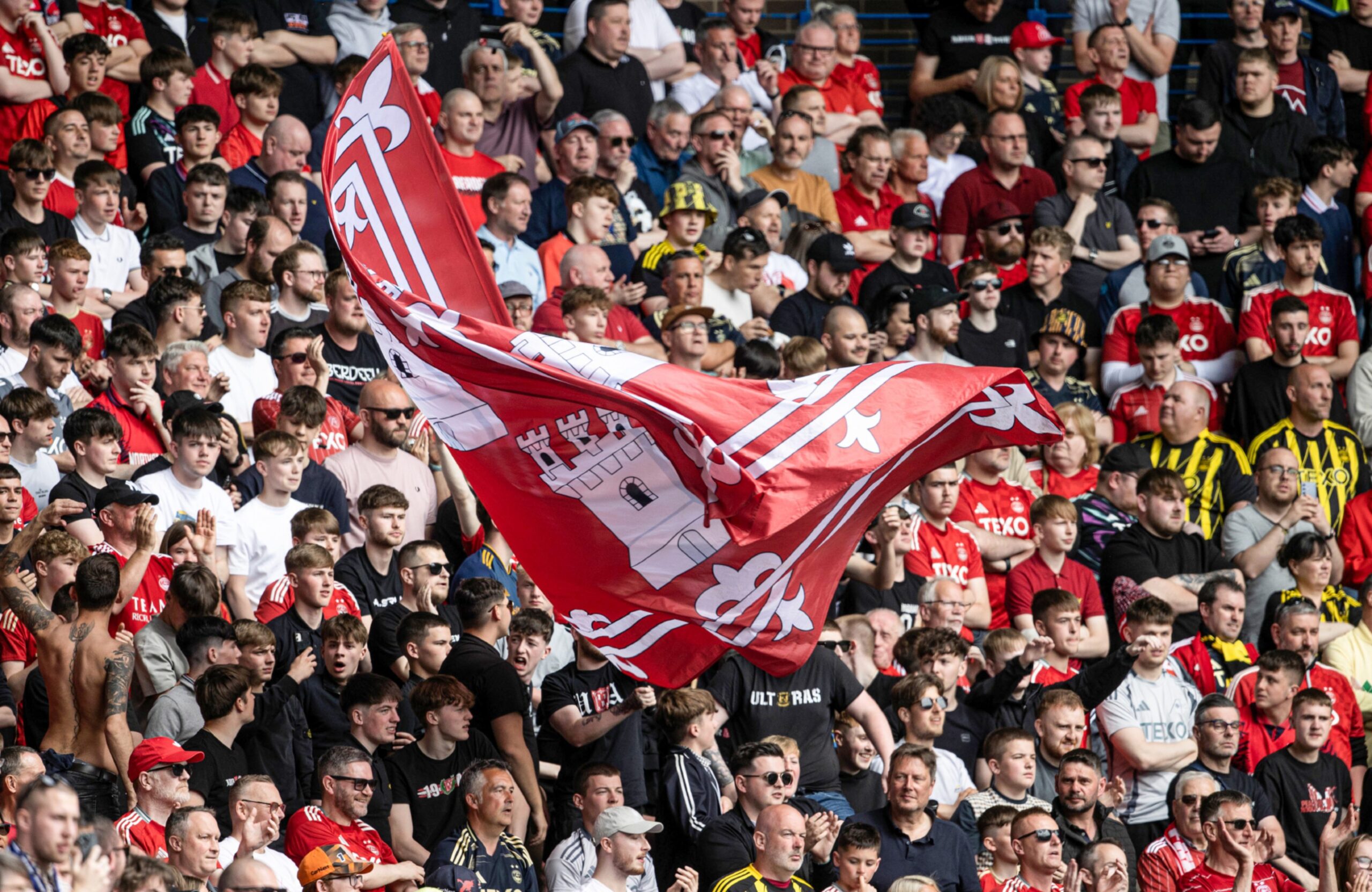 Aberdeen fans during the 4-0 loss to Rangers at Ibrox. Image: SNS 