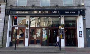 Spoons have binned plans for a rooftop expansion at the Union Street pub. Image: Ben Hendry/DC Thomson