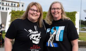 Leslie McLeod and Karen Simpson arrive ahead of the gig.