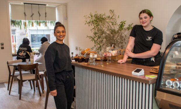 Nadia Clarke and Roisin Feeley at new coffee shop Café Moyo on Thistle Street. Image: Kath Flannery/DC Thomson
